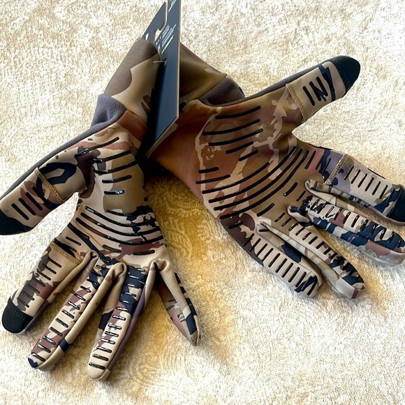 Brand New Under Armour Men’s Early Season Liner Camo Hunting Touchscreen Gloves - Picture 12 of 15